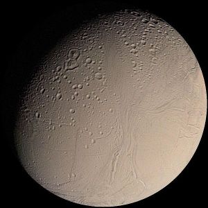 600px-Enceladus_from_Voyager